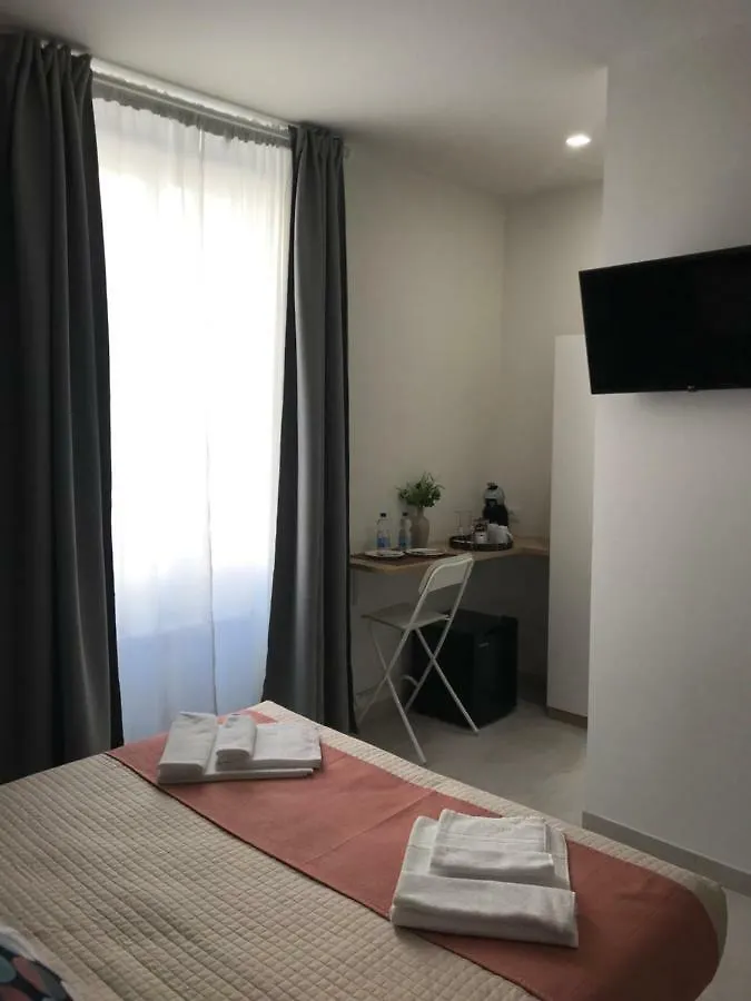 Alba Rooms La Spezia 0*,  Italy